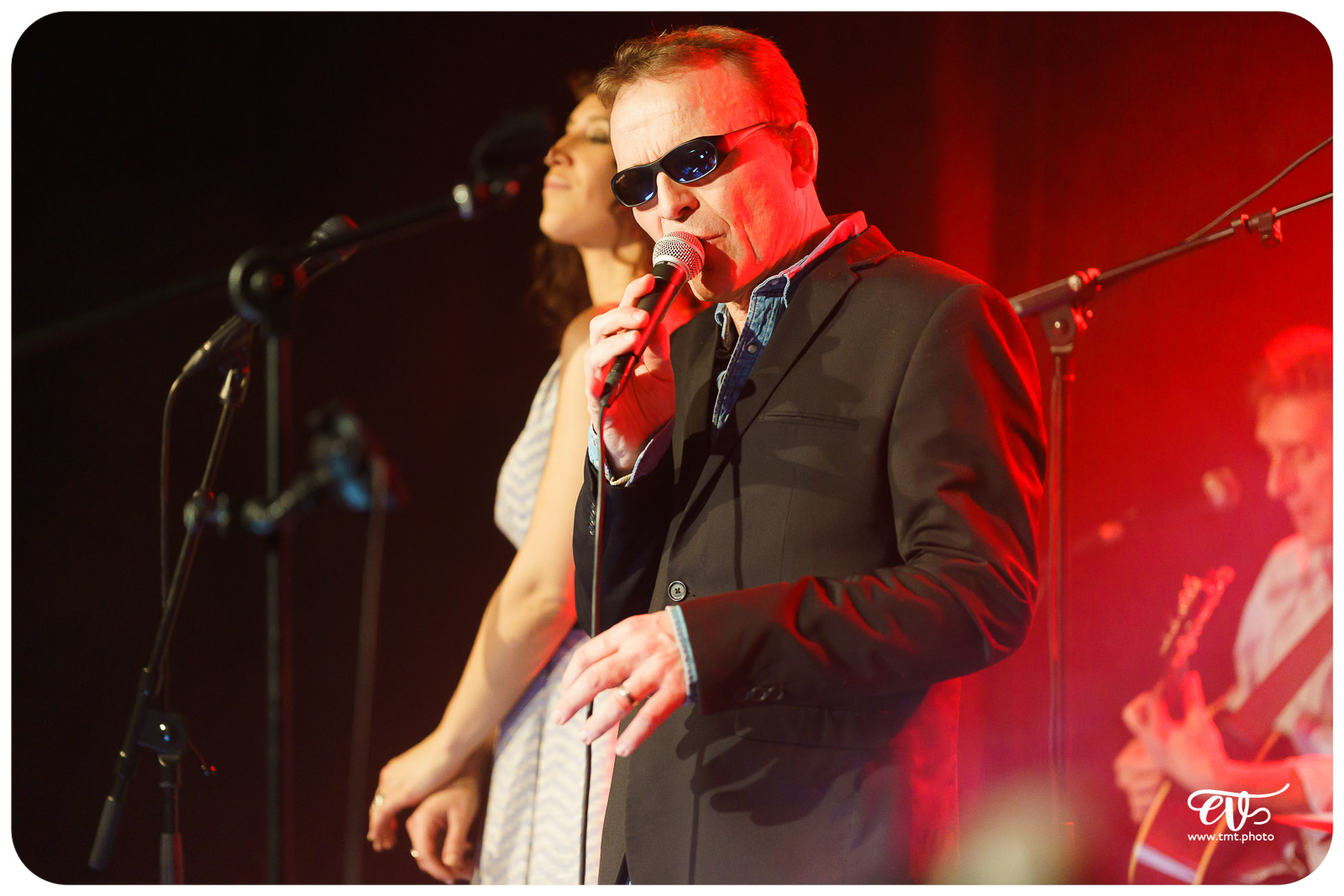 SERGE, ELEGANCE ACOUSTIQUE